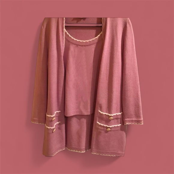 St. John Collection Jackets & Blazers - St John Suit, 3 pieces. Excellent condition.